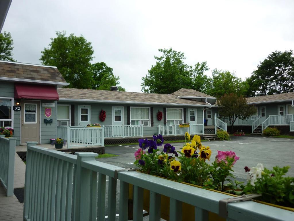 Motel De L'Outlet Magog Екстер'єр фото