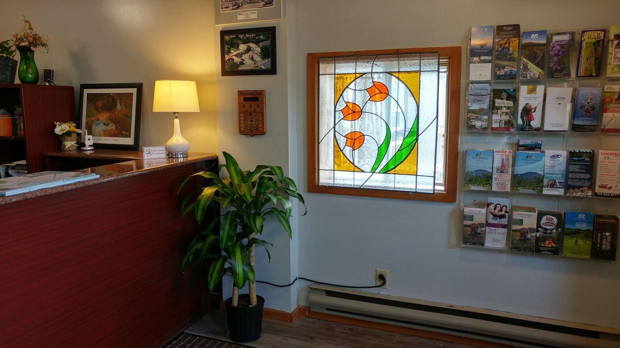 Motel De L'Outlet Magog Екстер'єр фото